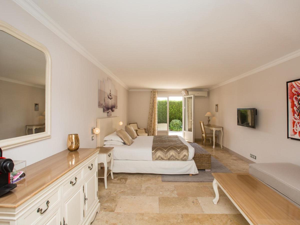 Les Chambres D'Hotes De מוגין מראה חיצוני תמונה