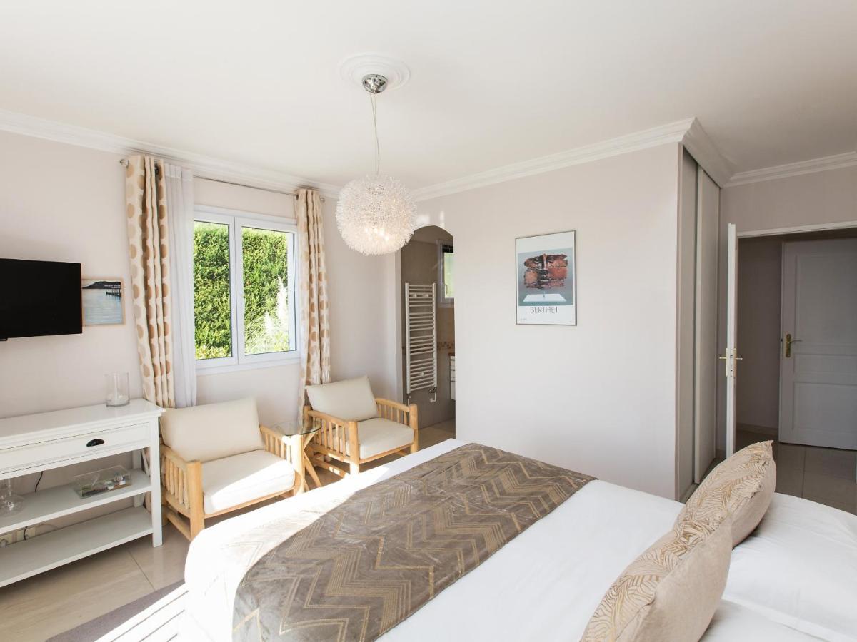 Les Chambres D'Hotes De מוגין מראה חיצוני תמונה